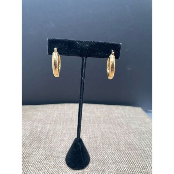 Gold-tone Jewelry Bundle of 3 items Chain Necklace 2 pair Gold-tone Pierced Ear - Picture 6 of 13